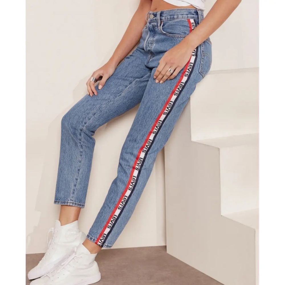 Levi's 501 Logo-Stripe Crop Straight Jeans in Spectator Sport size 27x26